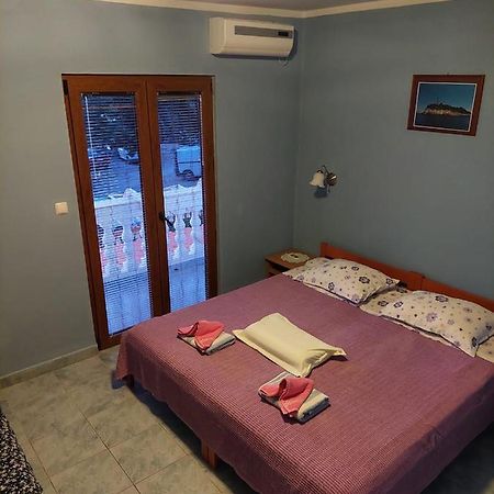 Guest House Bocac Sali Buitenkant foto