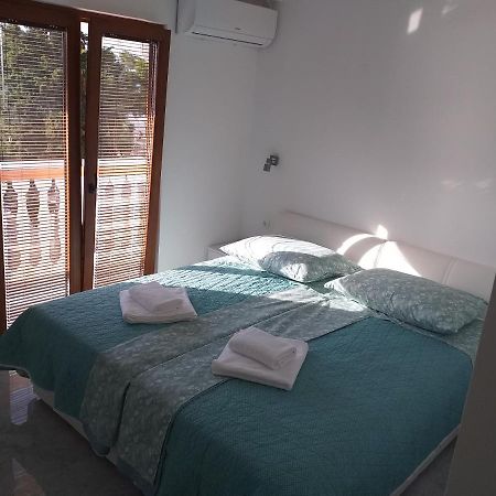 Guest House Bocac Sali Buitenkant foto