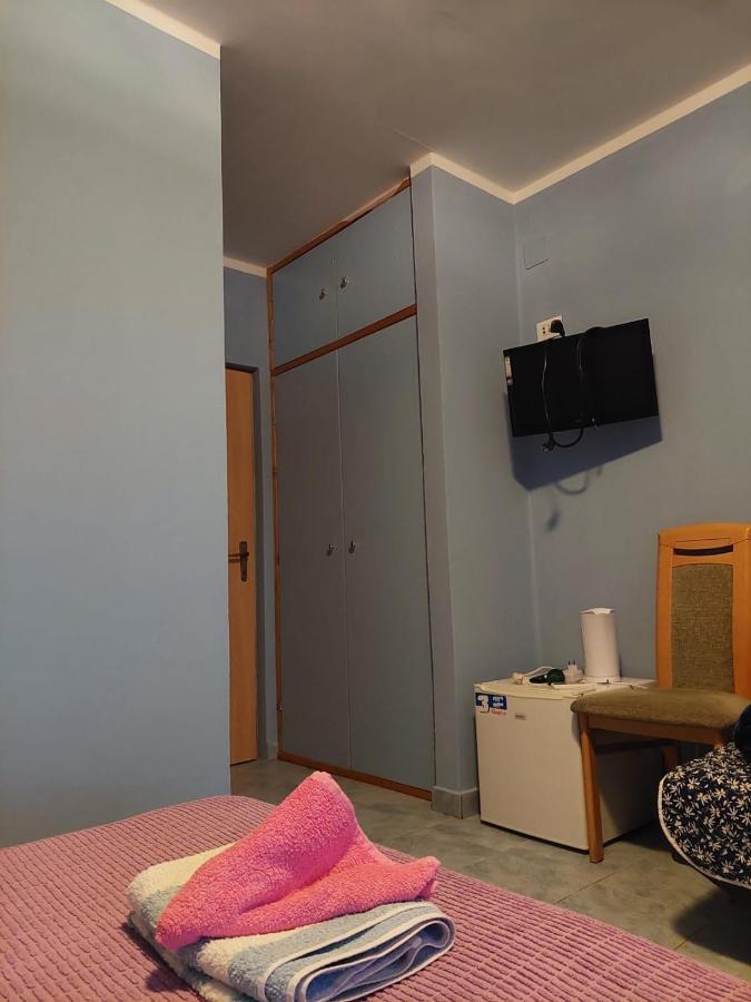 Guest House Bocac Sali Buitenkant foto